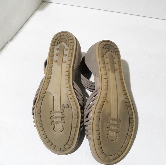 Adam Tucker/Me Too Beige Skylar Sandal - Picture 3 of 7